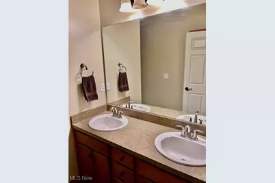 294 Lakewick Lane, Willowick, OH 44095 - Photo 11