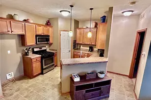 294 Lakewick Ln, Willowick, OH 44095 - Photo 5