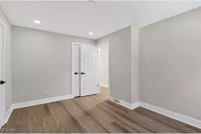 2215 Frostwood Drive, Austintown, OH 44515 - Photo 17