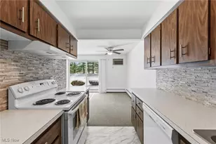 521 Tollis Pkwy, Grandview Heights, OH 44147 - Photo 7