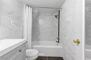521 Tollis Pkwy, Grandview Heights, OH 44147 - Photo 17