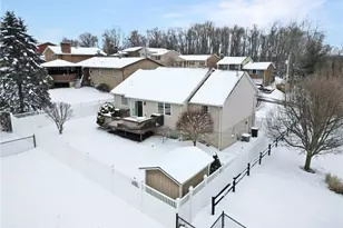 1343 Courtland Rd, Weirton, WV 26062 - Photo 3