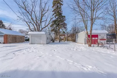 5246 Philip Avenue, Maple Heights, OH 44137 - Photo 3