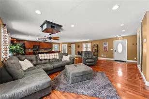 10121 Crows Nest Cove, Aurora, OH 44202 - Photo 3