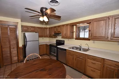 9316 Lakewood Drive NE, Mineral City, OH 44656 - Photo 11