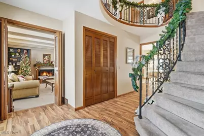 310 Tonawanda Trail SW, Hartville, OH 44632 - Photo 3