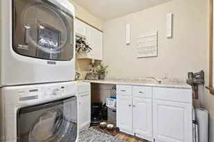 310 Tonawanda Trail SW, Hartville, OH 44632 - Photo 21