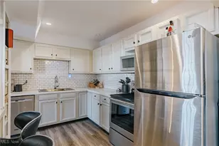 25 Berkshire Ct, Akron, OH 44313 - Photo 9