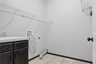 1516 Wisteria Ave SW, Hartville, OH 44632 - Photo 21