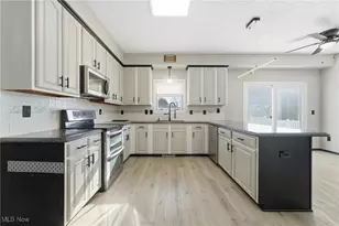 1516 Wisteria Ave SW, Hartville, OH 44632 - Photo 15