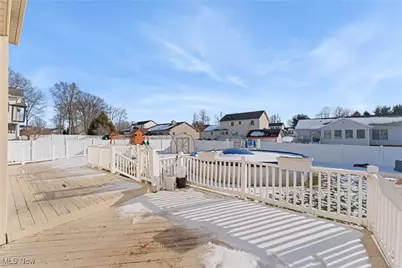 1516 Wisteria Avenue SW, Hartville, OH 44632 - Photo 9