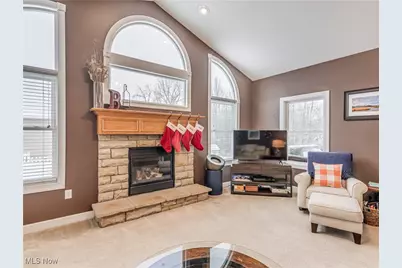 519 Chart Road, Cuyahoga Falls, OH 44223 - Photo 9