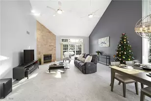 909 Grandview Ln, Aurora, OH 44202 - Photo 9