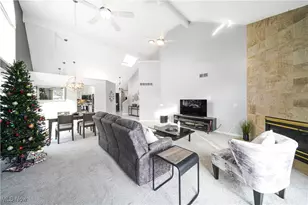 909 Grandview Ln, Aurora, OH 44202 - Photo 11