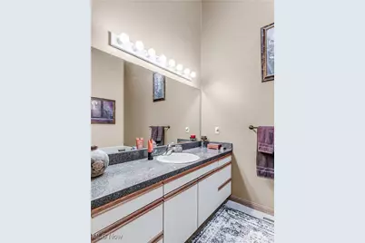 623 Meredith Lane, Cuyahoga Falls, OH 44223 - Photo 23