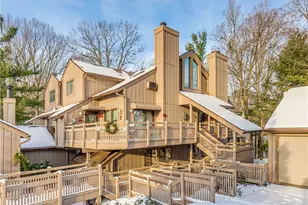 623 Meredith Ln, Cuyahoga Falls, OH 44223 - Photo 1