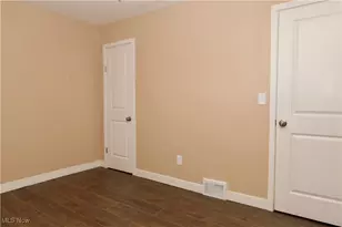 4440 E Lake Rd, Sheffield Lake, OH 44054 - Photo 21