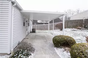 274 E State St, Barberton, OH 44203 - Photo 15