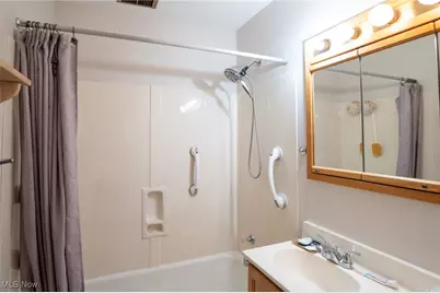 274 E State Street, Barberton, OH 44203 - Photo 11