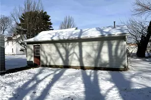 131 8th St SW, New Philadelphia, OH 44663 - Photo 5