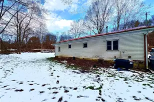 4542 Bloomfield Rd, Cambridge, OH 43725 - Photo 9