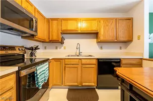 1744 Maxwell Blvd, Brunswick, OH 44212 - Photo 9