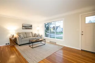 31931 Dickerson Rd, Willowick, OH 44095 - Photo 3