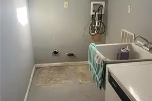 121 Park Dr, St Clairsville, OH 43950 - Photo 9