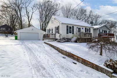 332 Lincoln Avenue, Barberton, OH 44203 - Photo 1