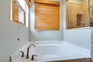 2286 Bent Branch Ct, Akron, OH 44333 - Photo 21