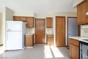 6274 Bayside St NW, Canton, OH 44718 - Photo 13