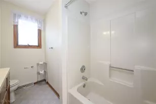 6274 Bayside St NW, Canton, OH 44718 - Photo 19