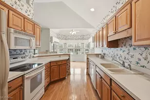 2804 Valley Rd, Cuyahoga Falls, OH 44223 - Photo 21