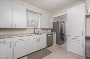 485 Lloyd St, Barberton, OH 44203 - Photo 9