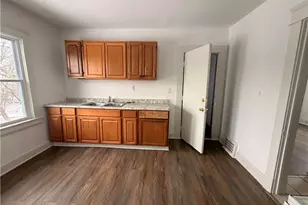 9521 Mt Auburn Ave, Loveland, OH 44104 - Photo 5