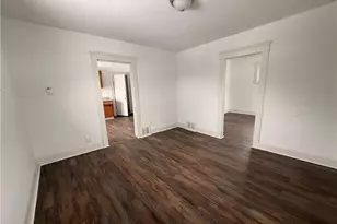 9521 Mt Auburn Ave, Loveland, OH 44104 - Photo 7