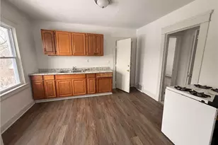 9521 Mt Auburn Ave, Loveland, OH 44104 - Photo 3