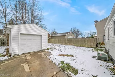 1677 Mapledale Road, Wickliffe, OH 44092 - Photo 17