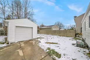 1677 Mapledale Rd, Wickliffe, OH 44092 - Photo 17