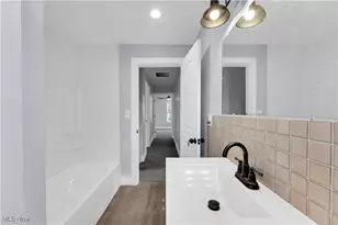 337 Lucas St, Barberton, OH 44203 - Photo 23