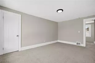 2250 Eschtruth St, Elyria, OH 44035 - Photo 33