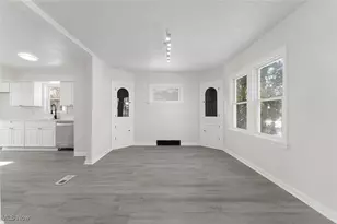 3406 Henderson Rd, Cleveland Heights, OH 44112 - Photo 9