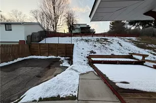 2809 St Clair Ave, East Liverpool, OH 43920 - Photo 5