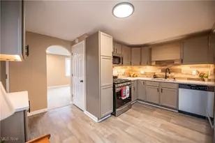 226 Hawthorne Ave NE, Massillon, OH 44646 - Photo 7