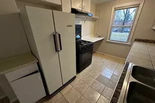 4042 Northfield Rd, Huber Heights, OH 44122 - Photo 3