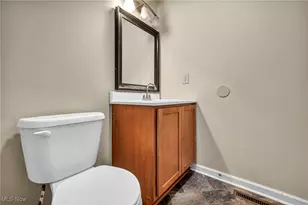 1870 Issaquah St, Cuyahoga Falls, OH 44221 - Photo 25