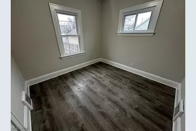 20517 Raymond Street, Maple Heights, OH 44137 - Photo 13