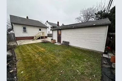 20517 Raymond Street, Maple Heights, OH 44137 - Photo 3