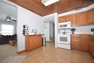 3095 Prior Dr, Cuyahoga Falls, OH 44223 - Photo 9