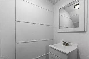 146 Hutchinson Dr, St Clairsville, OH 43950 - Photo 21